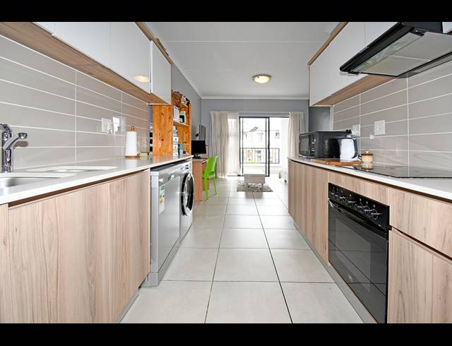 1 BEDROOM APARTMENT FOR SALE IN MODDERFONTEIN